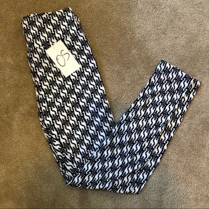 Lularoe Black and White Giraffe One Size Leggings